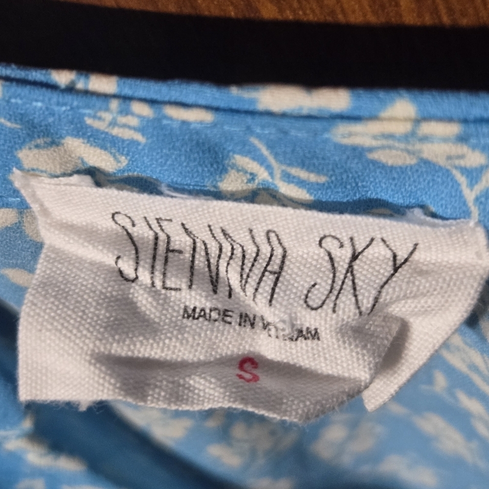Sienna Sky Blue and White Floral Dress - Picture 3 of 4